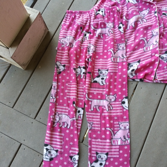 Pink pjs - Picture 2 of 4